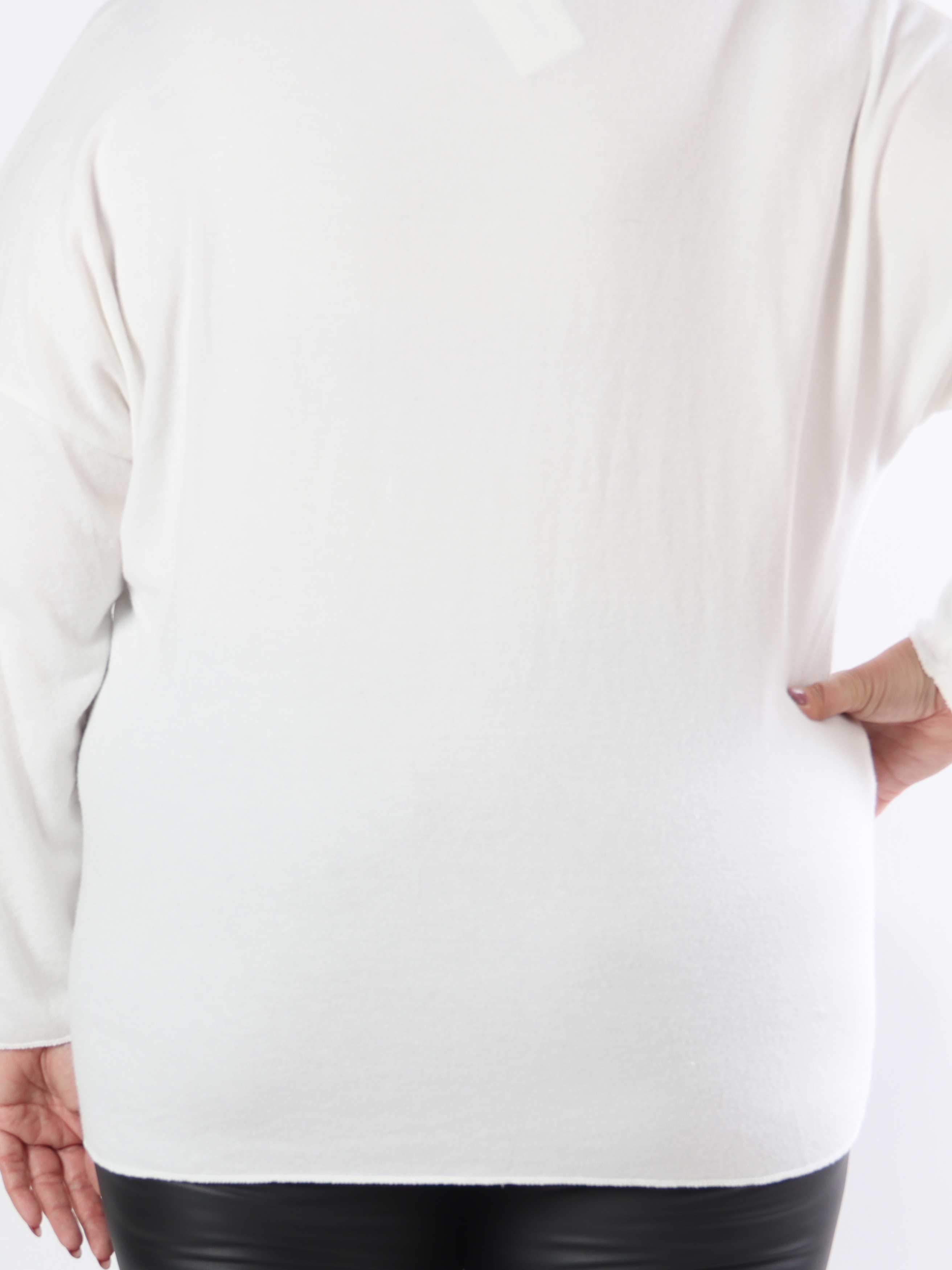 Djamila - Mjuk viskosblus i plus size med v-ringning